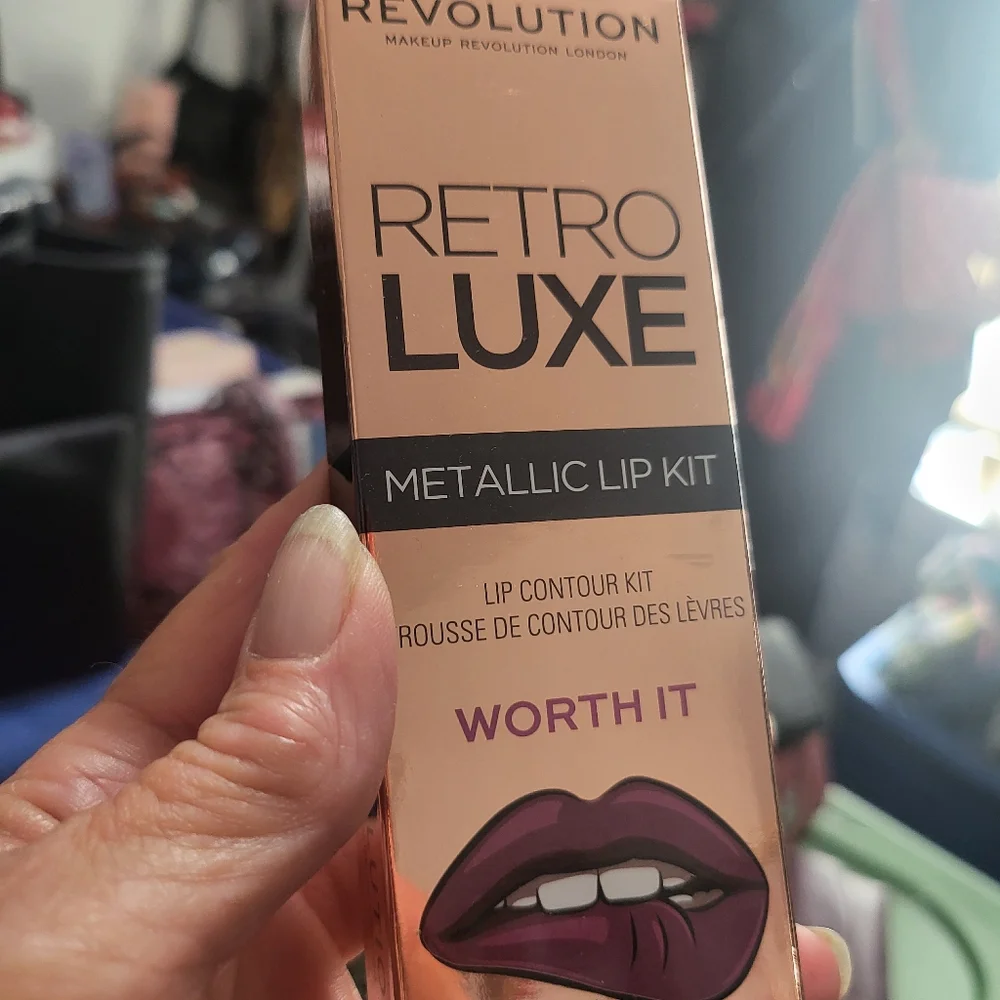 Revolution Retro luxe metallic lip kit